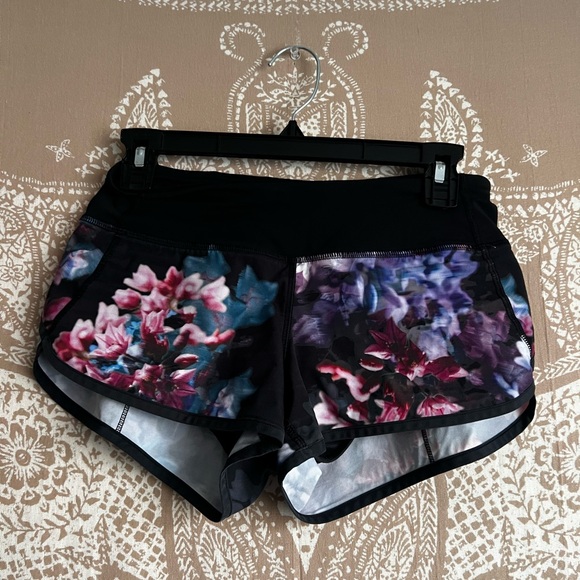 Lululemon Run: Speed Short - Spring Has Sprung Multi / Black - Picture 4 of 6